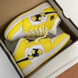 Jordan 1 Dynamic Yellow Floral 1 NWT